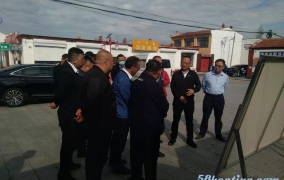 呼和浩特市劉建國副市長(zhǎng)等一行實(shí)地調(diào)研賽罕區(qū)大廠庫倫村燃煤散燒綜合治理“煤改氣”工程